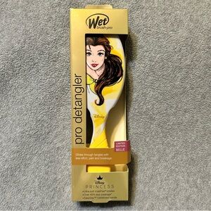Disney Princess Belle Wet Brush Pro Detangler